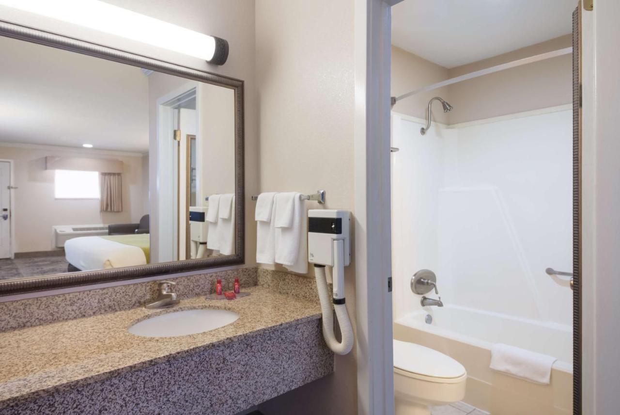 Surestay Hotel By Best Western Rockdale Εξωτερικό φωτογραφία